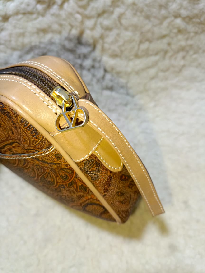 VALENTINO GARAVANI Unisex wrist pouch with dust bag | Pre-Loved