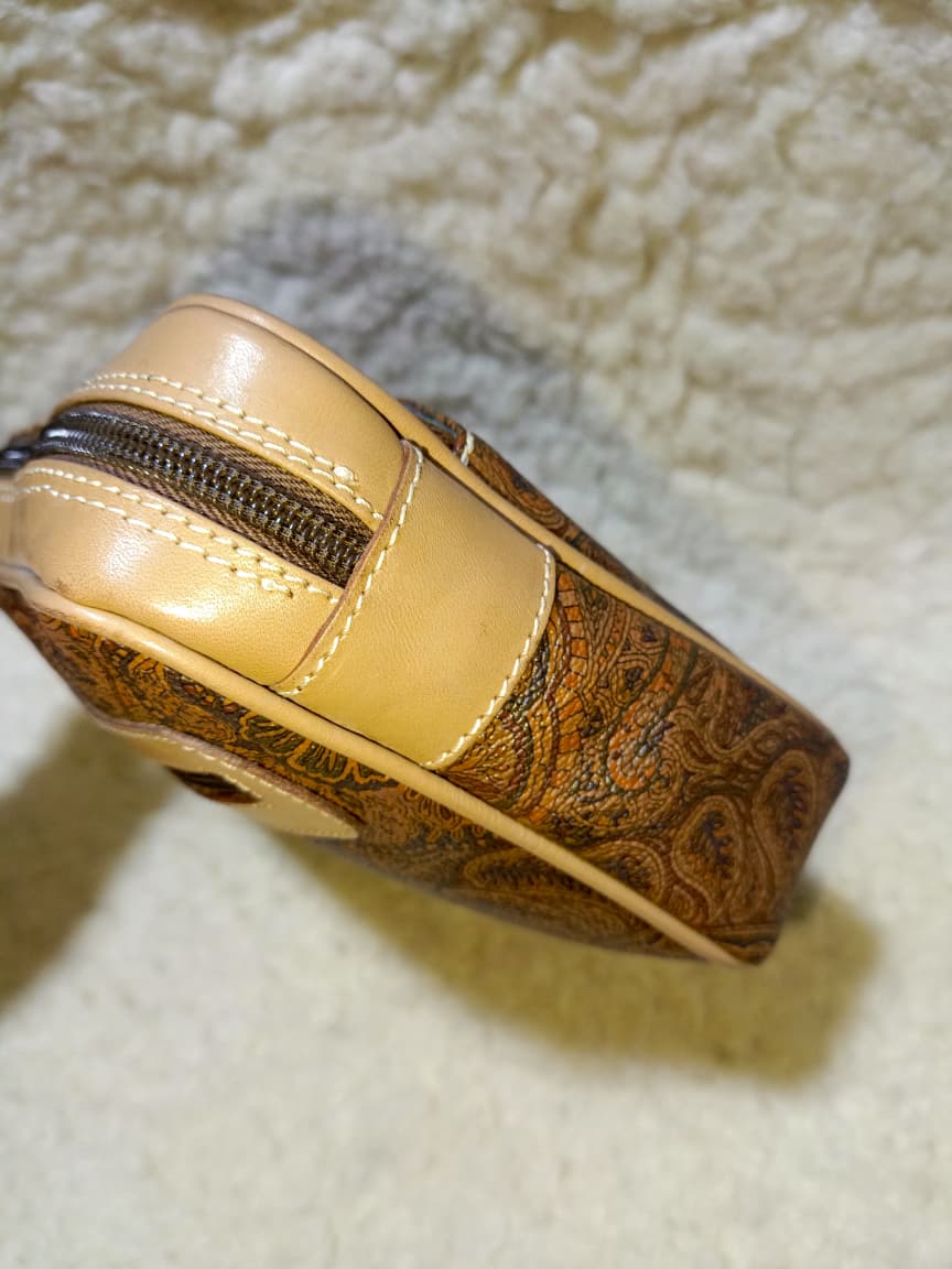 VALENTINO GARAVANI Unisex wrist pouch with dust bag | Pre-Loved