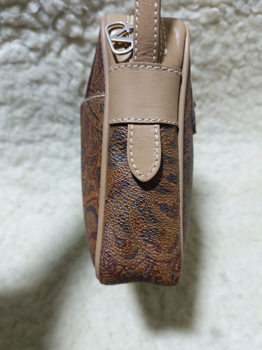 VALENTINO GARAVANI Unisex wrist pouch with dust bag | Pre-Loved