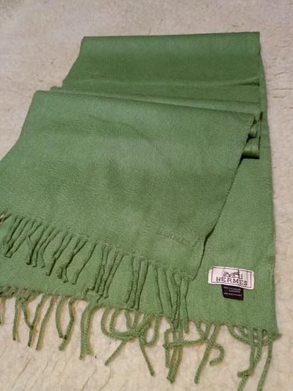 Hermès 100% pure Cashmere Fringed Scarf | Pre-Loved