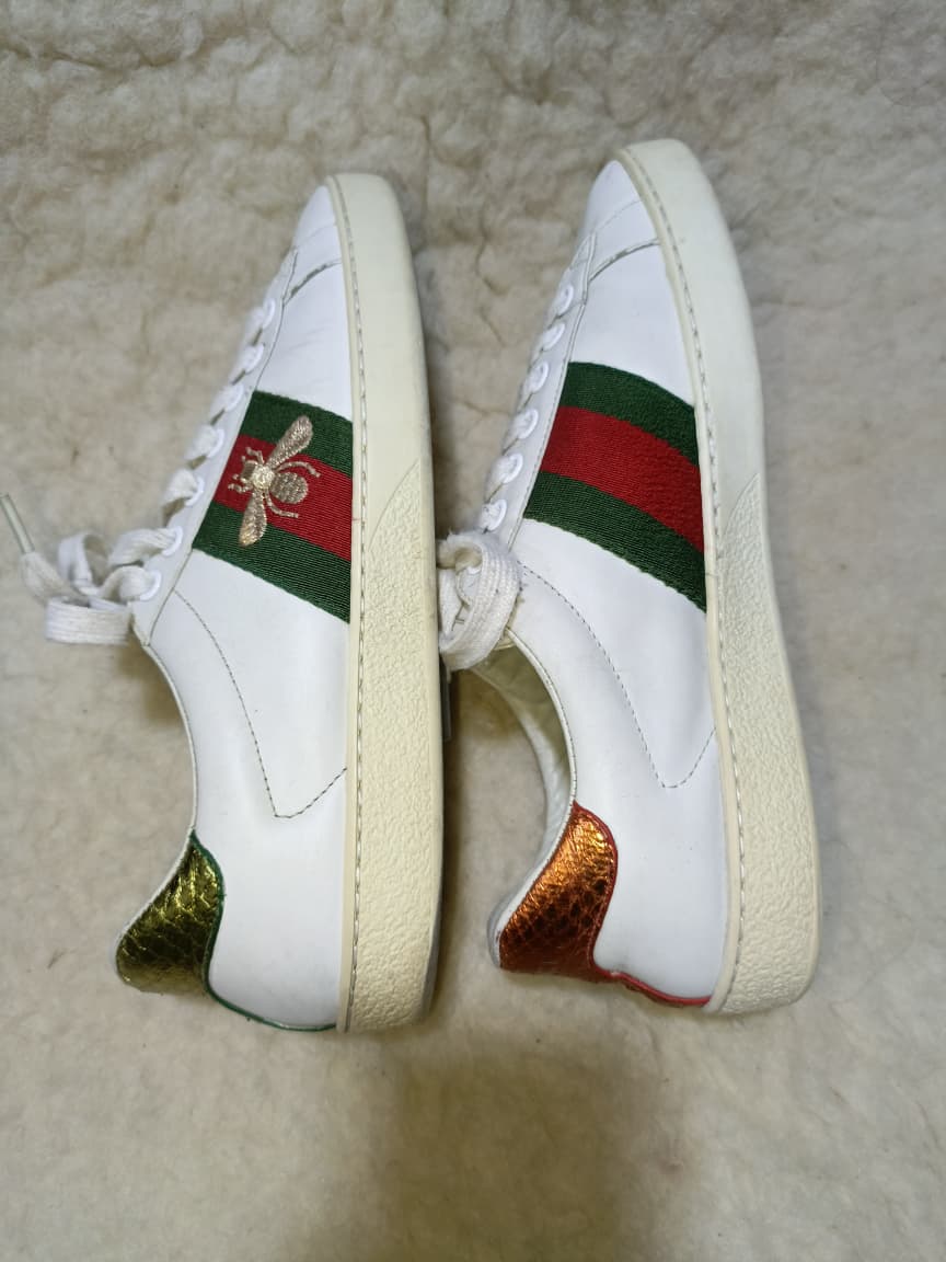 Gucci Ace White Leather Bee Sneakers with Web Stripe – Size 6 | Pre-Loved
