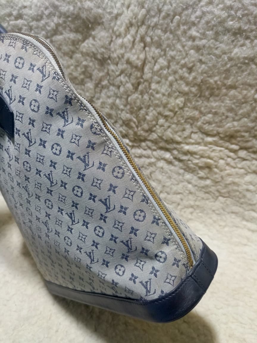 Louis Vuitton Tote in Navy | Pre-Loved