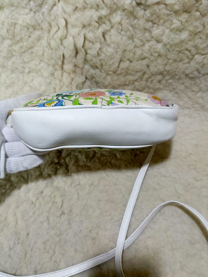 Gucci Flora Print White Leather Crossbody Bag | Pre-Loved