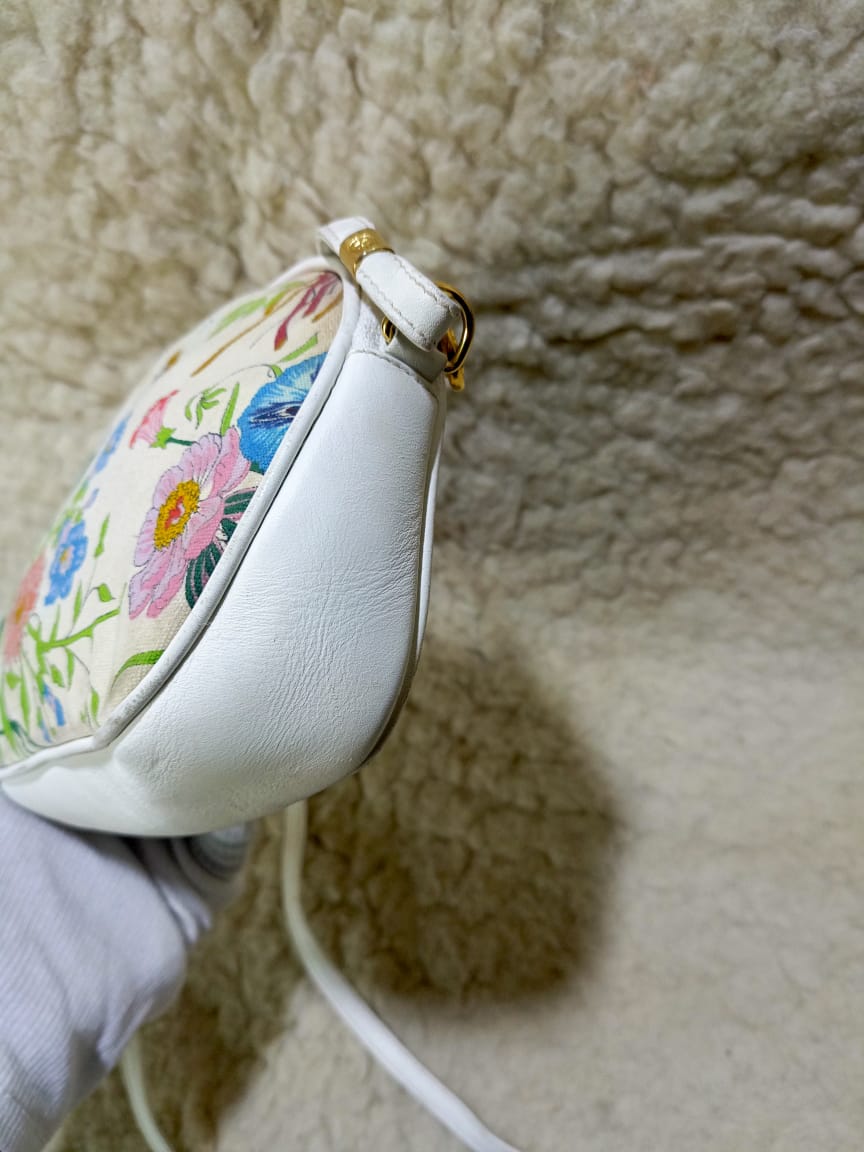 Gucci Flora Print White Leather Crossbody Bag | Pre-Loved