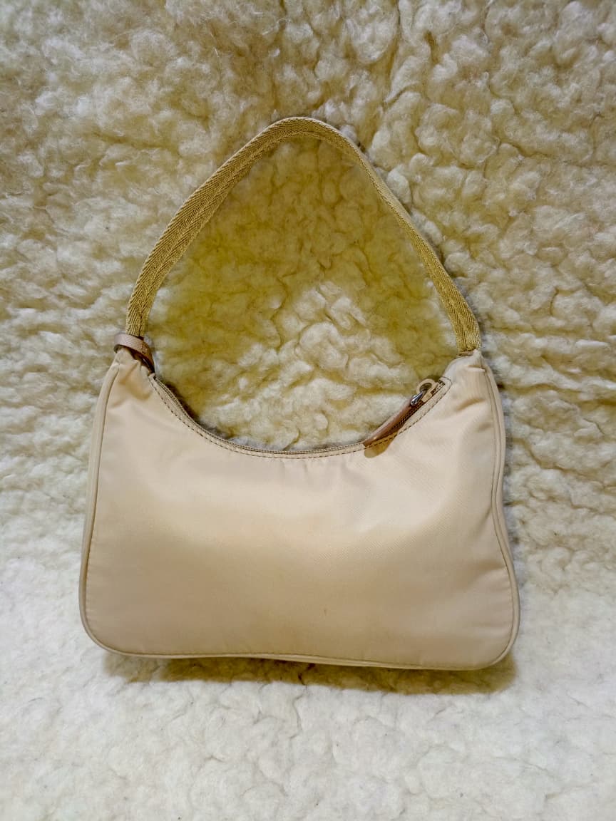 Prada Re-Edition 2000 Nylon Shoulder Bag |  Pre-Loved