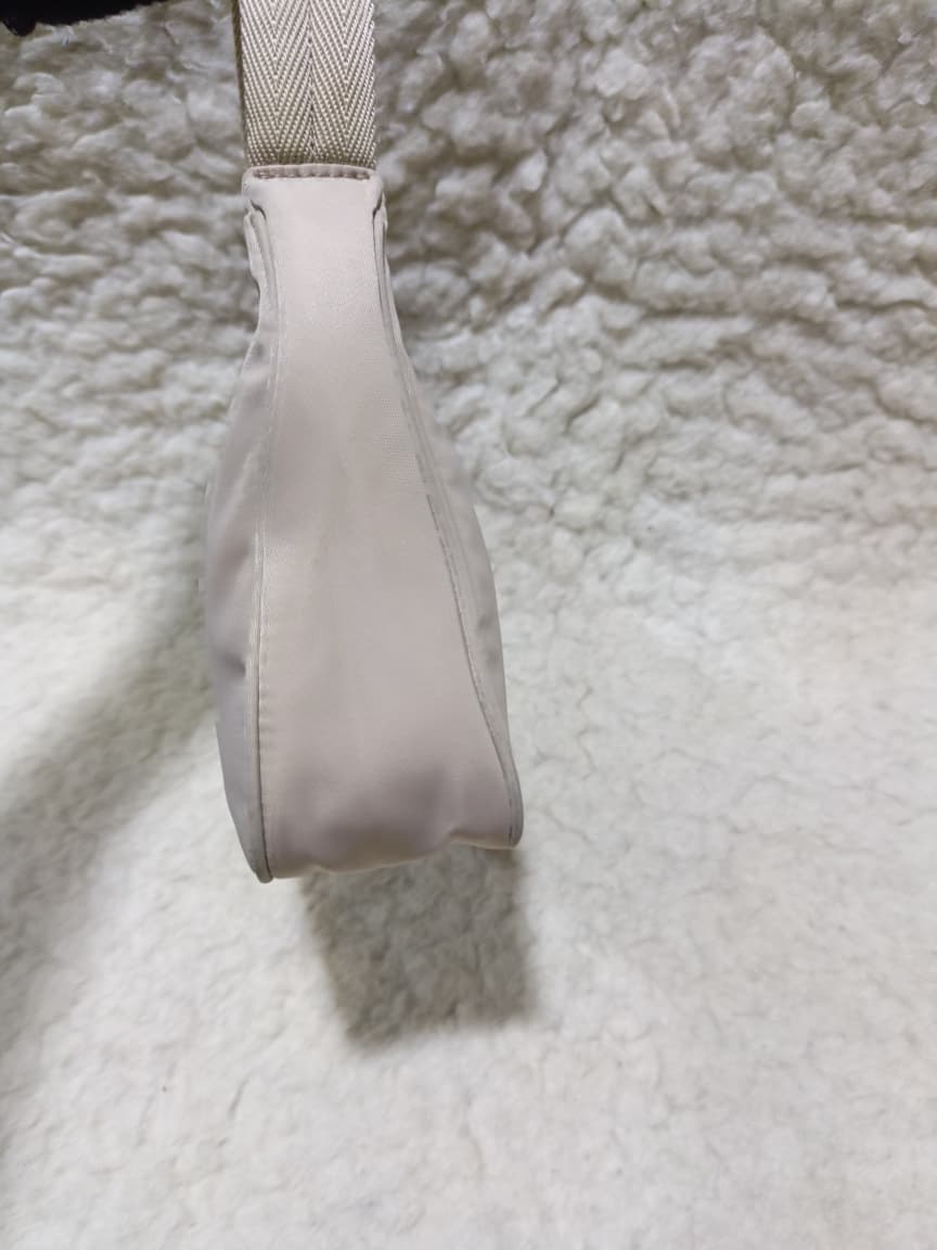 Prada Re-Edition 2000 Nylon Shoulder Bag |  Pre-Loved