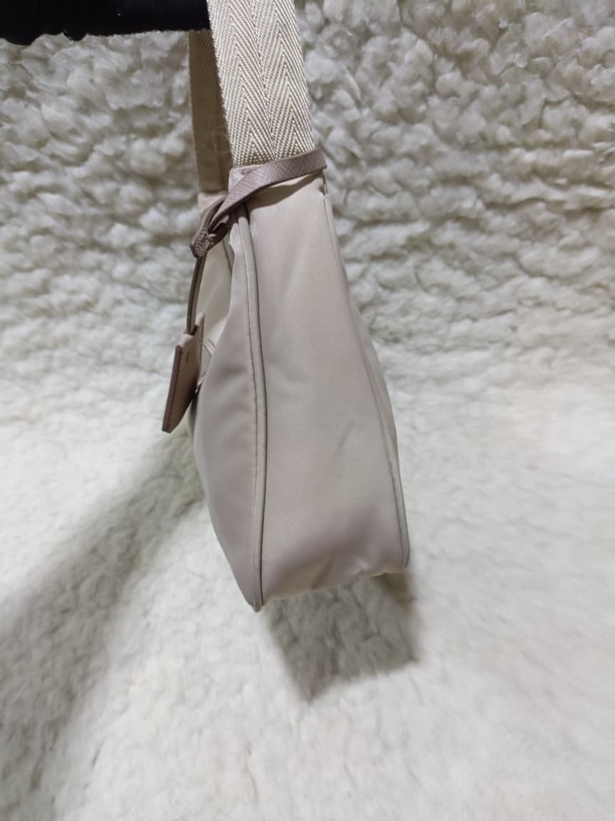 Prada Re-Edition 2000 Nylon Shoulder Bag |  Pre-Loved