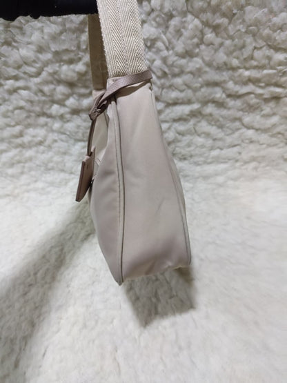 Prada Re-Edition 2000 Nylon Shoulder Bag |  Pre-Loved
