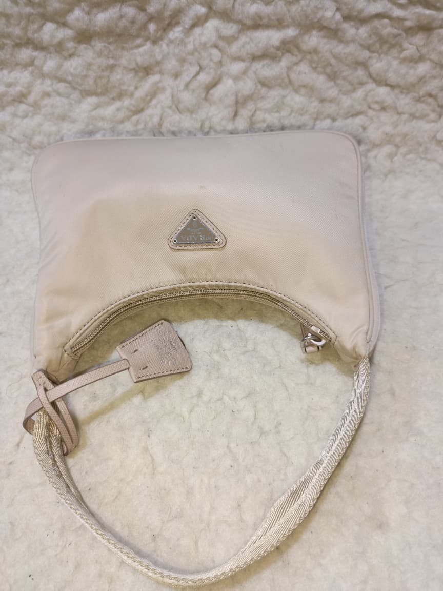 Prada Re-Edition 2000 Nylon Shoulder Bag |  Pre-Loved