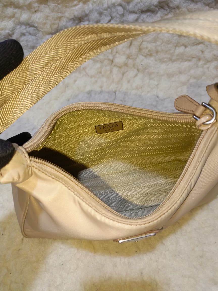 Prada Re-Edition 2000 Nylon Shoulder Bag |  Pre-Loved