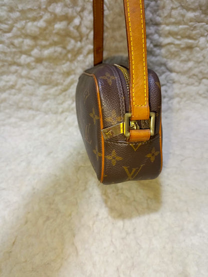 Louis Vuitton Pochette Crossbody Bag |  Pre-Loved
