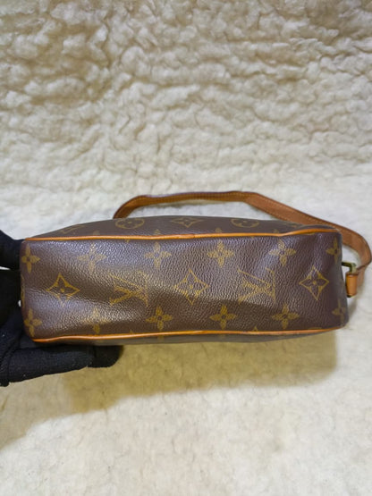 Louis Vuitton Pochette Crossbody Bag |  Pre-Loved