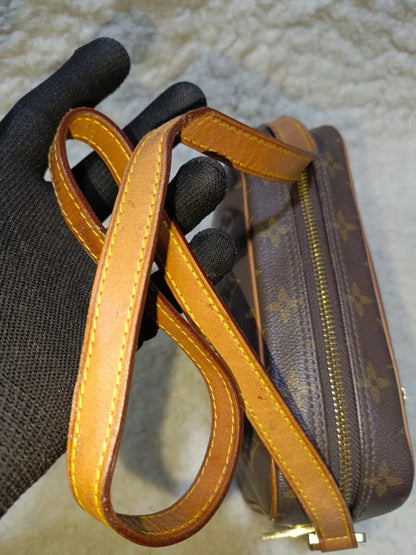 Louis Vuitton Pochette Crossbody Bag |  Pre-Loved