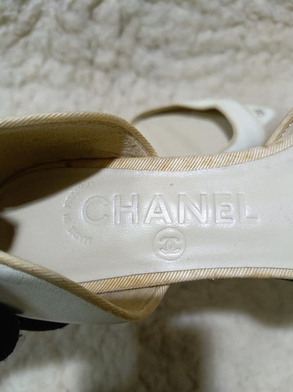 Chanel Two-Tone Flats – Size 36 | Pre-Loved
