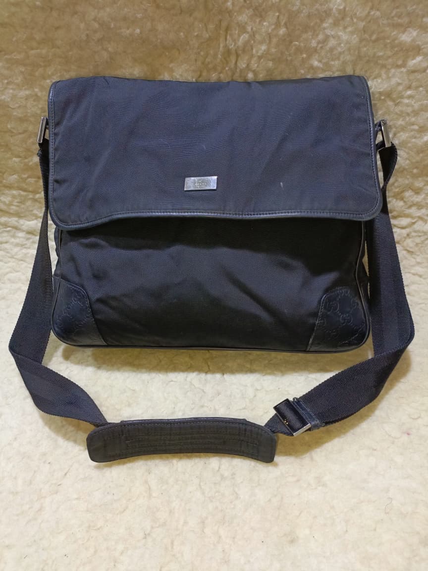 Gucci Black Nylon GG Messenger Bag – Made in Italy | Pre-Loved