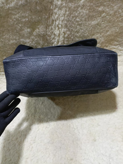 Gucci Black Nylon GG Messenger Bag – Made in Italy | Pre-Loved