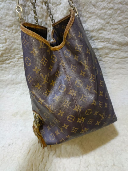 LV Monogram Artsy MM Shoulder Bag | Authentic