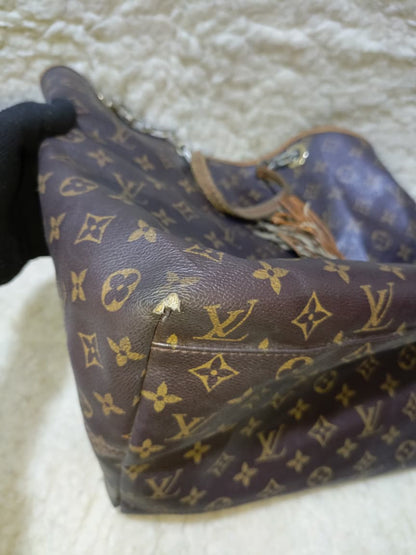 LV Monogram Artsy MM Shoulder Bag | Authentic