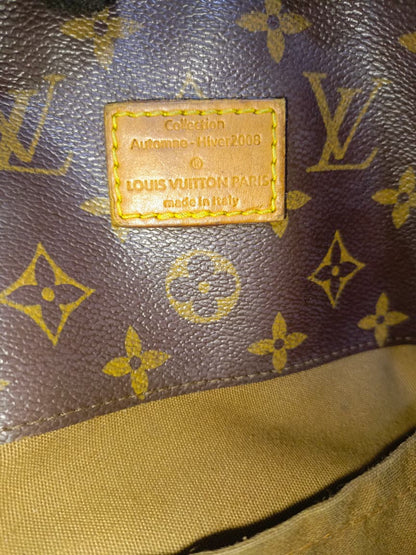 LV Monogram Artsy MM Shoulder Bag | Authentic