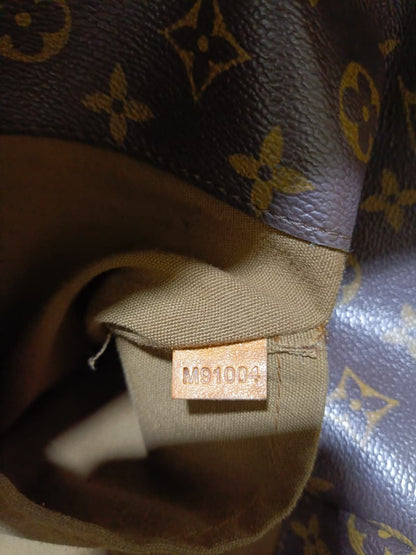 LV Monogram Artsy MM Shoulder Bag | Authentic