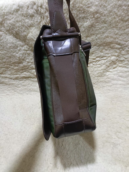 LV Taiga Leather Messenger Bag | Authentic