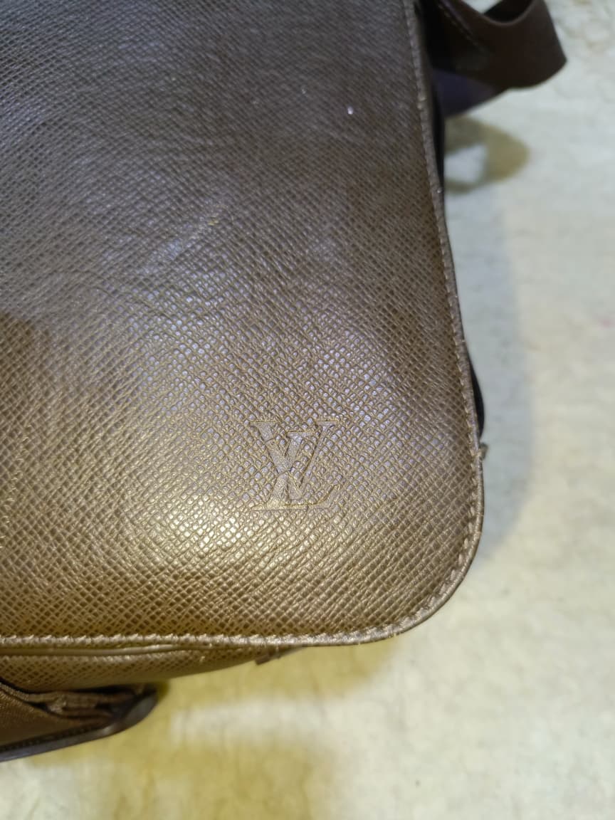 LV Taiga Leather Messenger Bag | Authentic