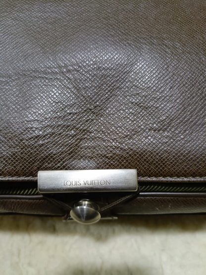 LV Taiga Leather Messenger Bag | Authentic