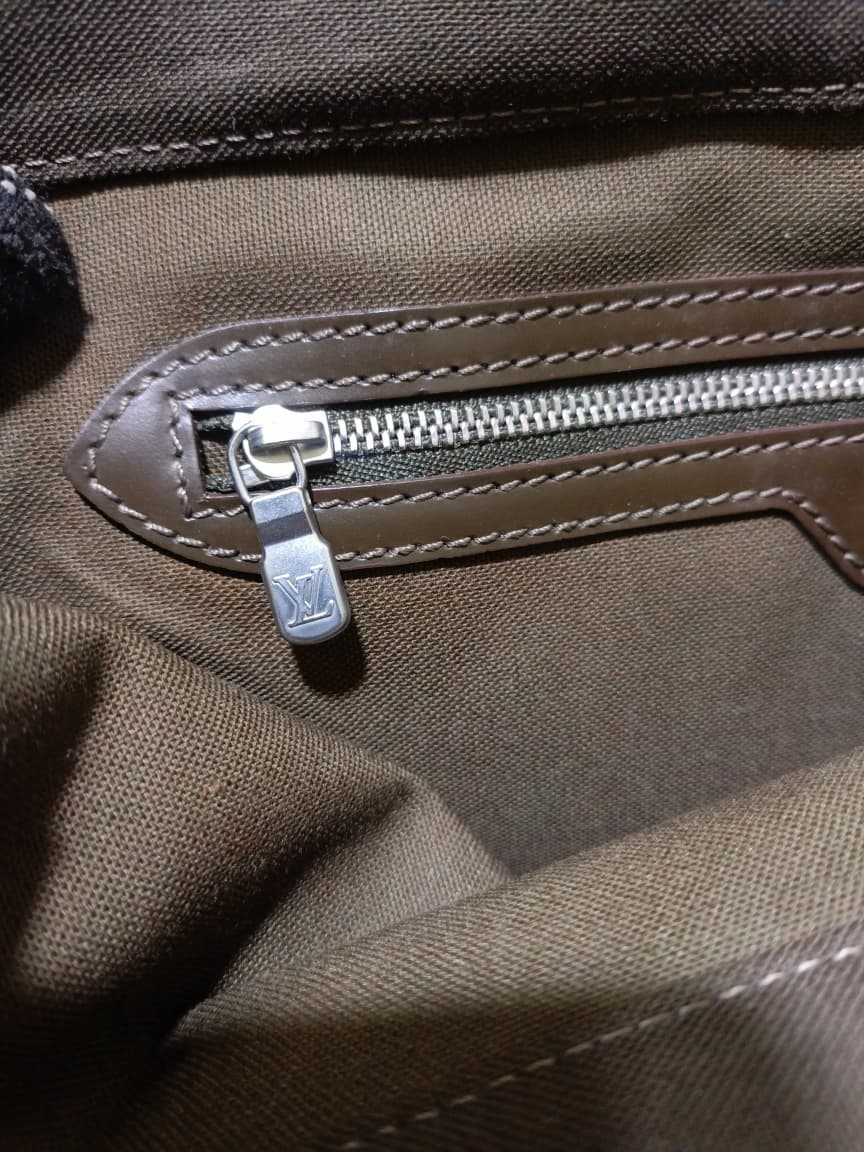 LV Taiga Leather Messenger Bag | Authentic