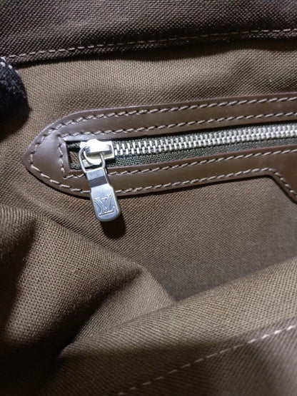 LV Taiga Leather Messenger Bag | Authentic